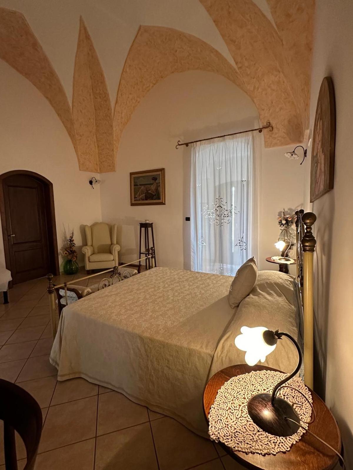 Donna Concetta Casa Vacanze Felline Eksteriør billede