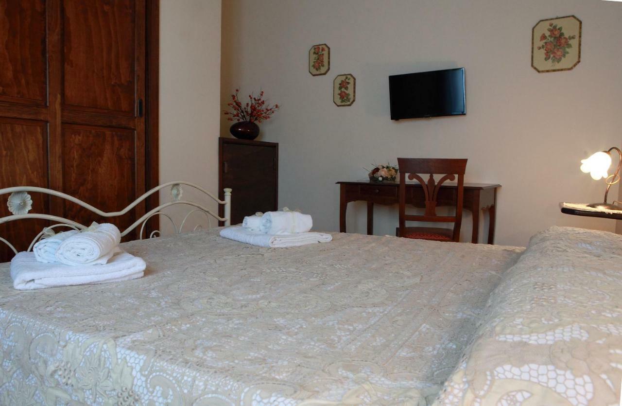 Donna Concetta Casa Vacanze Felline Eksteriør billede